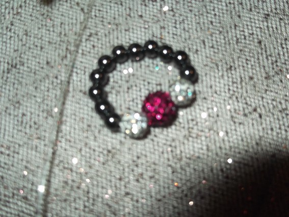 Bague 2 boules blanches et une rose