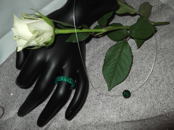 Bague strass vert