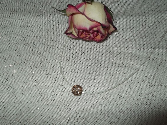Collier boule dorée