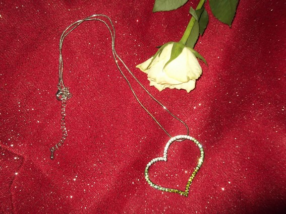 Collier coeur reflets verts