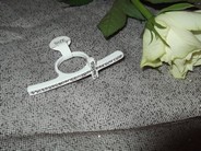 Bague croix strass blancs