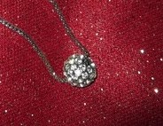 Collier boule strass blanc