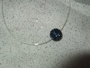 Collier boule bleu jean